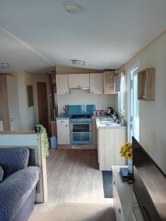 Superb position 2 bedroom Caravan Newquay Wales - 8