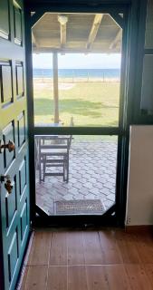 Wooden beach house / Nea Roda, Halkidiki - 4