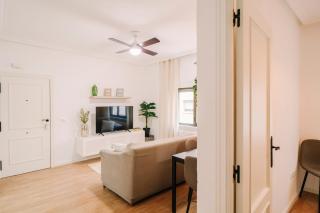 Centro, Hospital y Campus Universitario a 5 minutos - Camas de primera - Lavadora - SmartTV - Wifi 1 GB - Teletrabajo - 5