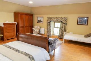 An Maide Bán, Cootehill - 2