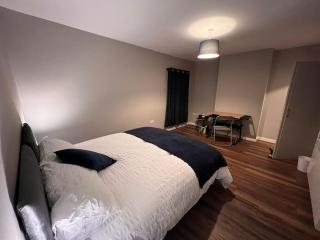 Cosy & Comfy City Apartment - 7