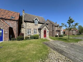 Seashells Cottage - Part of the The Bay Filey Holiday Village with pool, gym and direct beach access, pub, restaurant, tennis and meadows walks - 9