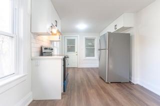 Cozy, Fully Renovated Home Near Lake- Lorne Park - Mississauga - 5