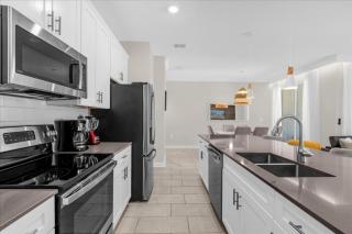 4 Bedrooms- 3 Bathrooms- Storey Lake 2621 Ss - Kissimmee - 2