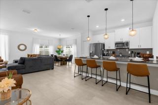 5 Bedrooms- 4 Bathrooms- Storey Lake 2469Rt - Kissimmee - 6