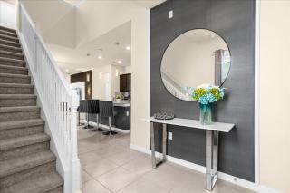 7 Bedrooms- 6 Bathrooms- Windsor Island 4057 La - Davenport - 1