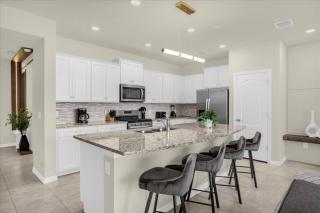 5 Bedrooms- 4,5 Bathrooms- Solterra 7538 Os - Davenport - 8