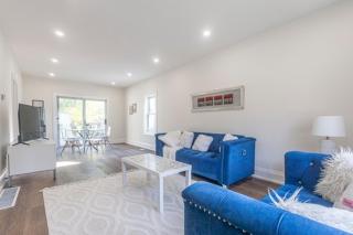 Cozy, Fully Renovated Home Near Lake- Lorne Park - Mississauga - 6
