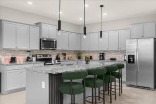 10 Bedrooms- 8 Bathrooms- Windsor Island 3048 Md - Davenport - 3