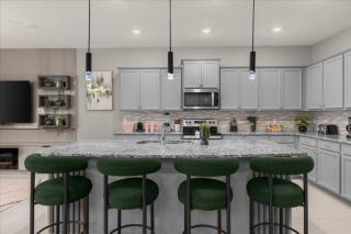 10 Bedrooms- 8 Bathrooms- Windsor Island 3048 Md - Davenport - 2