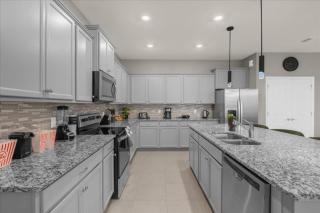 10 Bedrooms- 8 Bathrooms- Windsor Island 3048 Md - Davenport - 1