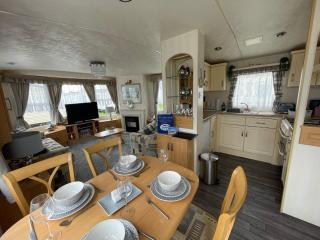 Walsh's Holiday Park - Sapphire - Coastal Caravan Breaks - 2