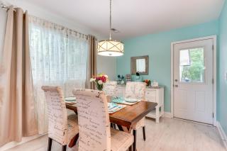 Cozy Goose Creek Escape with Patio and Grill - 9