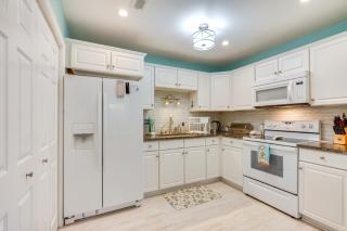 Cozy Goose Creek Escape with Patio and Grill - 4