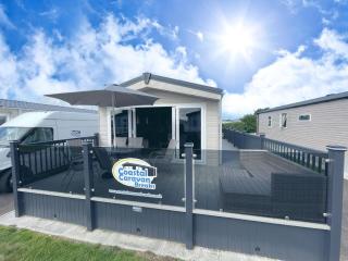 Golden Palm Resort - The Cambridge Deluxe - Coastal Caravan Breaks - 0