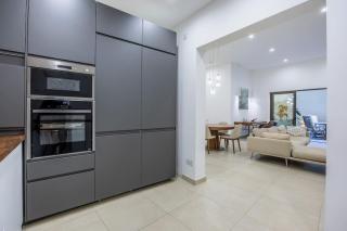 St. Julian's Urban Escape - 4