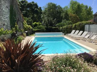 Grand gîte au calme avec piscine - - 0