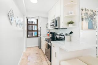 Modern & Chic Ocean View Waikiki Beach with Parking! - Honolulu - 7