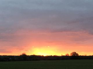 Private Shepherds hut with Castle view - Bottesford - 8