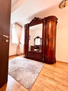 Imperial Luxury Central Apartment - Brasov - 7