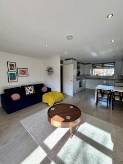 2 Bed, Open plan, Modernised Flat, Canary Wharf - 4