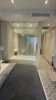 Sandton Skye Comfy Executive Apartment - 4