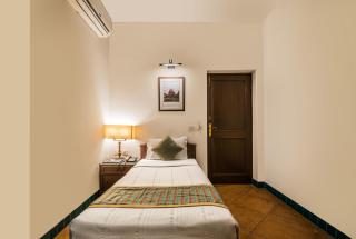 Home@F37 Kailash Colony Metro - New Delhi - 8