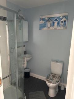 Beautiful Sea view, Entire 2 bed Apartment, Portrush centre West Strand BeachView - Portrush - 6
