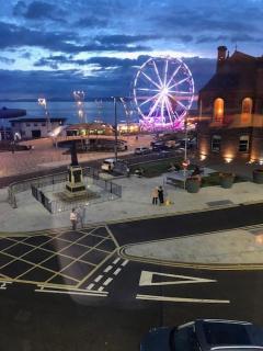 Beautiful Sea view, Entire 2 bed Apartment, Portrush centre West Strand BeachView - Portrush - 8