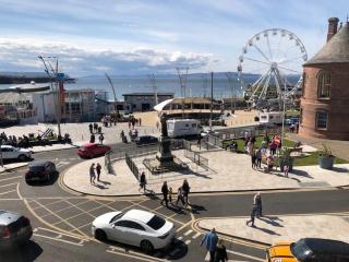 Beautiful Sea view, Entire 2 bed Apartment, Portrush centre West Strand BeachView - Portrush - 9