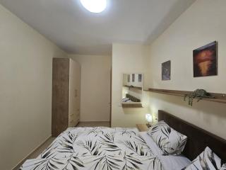 Cozy apartment with a view over the city and sea - Vlorë - 1