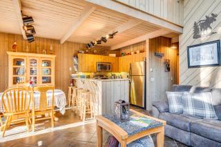 Half Mile to Ski Slopes Conway Condo with Hot Tub! - North Conway - 6