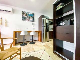 Modern Studio Downtown with Rooftop, Pool, Gym and Parking - Tulum - 3