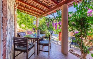 2 Bedroom Awesome Apartment In Medulin - 7