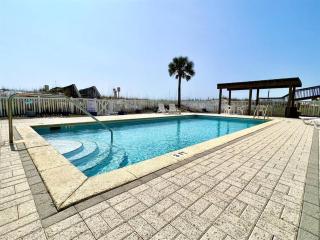 Beach Front, Wave N Sea 202, Free Activities Included! - Fort Walton Beach - 4