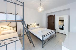 Economy Quadruple Room Dpan Saint George Naxos - Naxos Chora - 0
