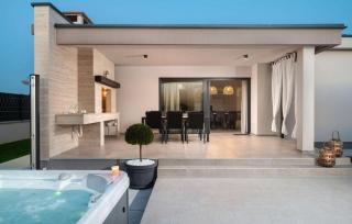 Villa Mareta - Ljubač - 1