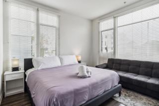 Luxury Apartment with Loft - 7