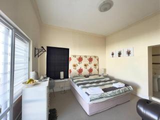 Private Park Island Room with own Bathroom at Lake - Cidade Do Cabo - 0