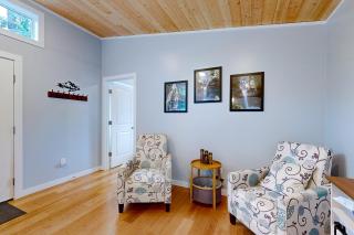 2 BR Dog-Friendly Cabin Near River with Fire Pit - Carson - 7