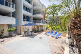 Azure Sea, Oceanviews, Wifi, 2 Pools + Gym - Airlie Beach - 1