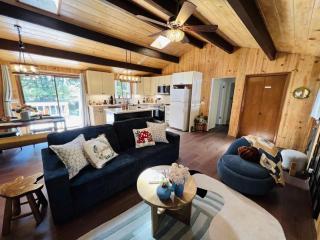 Perch - Ellie's Secret Cabin - Coupeville - 1