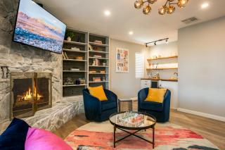 Oasis Retreat - Hot Tub - King Bd - Fire Pit - Games - Near Golf - 4 Bdrm - Sleeps up to 12 - Albuquerque - 3