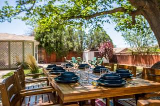Oasis Retreat - Hot Tub - King Bd - Fire Pit - Games - Near Golf - 4 Bdrm - Sleeps up to 12 - Albuquerque - 2