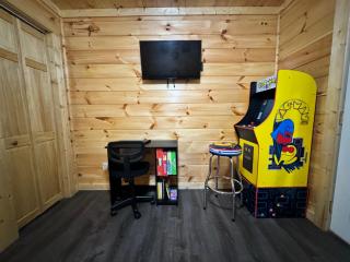 Paradise at the Smokies Cabin with HOT TUB! - Sevierville - 1