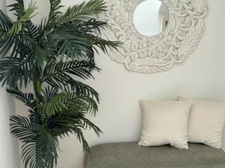 # Marbella Lane - Vibrant 5BR Home in Daly City - Daly City - 4