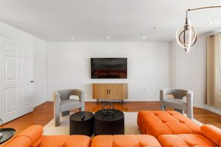 # Marbella Lane - Vibrant 5BR Home in Daly City - 3