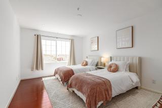 # Marbella Lane - Vibrant 5BR Home in Daly City - Daly City - 7