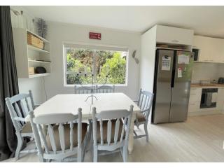 Midpoint - Stay Waiheke - Onetangi - 2
