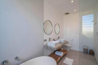 Sea Breeze Retreat 4 Modern 3BR Villa in Canggu - Canggu - 9